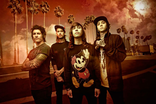 PIERCE THE VEIL、ニュー・アルバム『Collide With The Sky』を 7/17にFearless Recordsよりリリース決定！