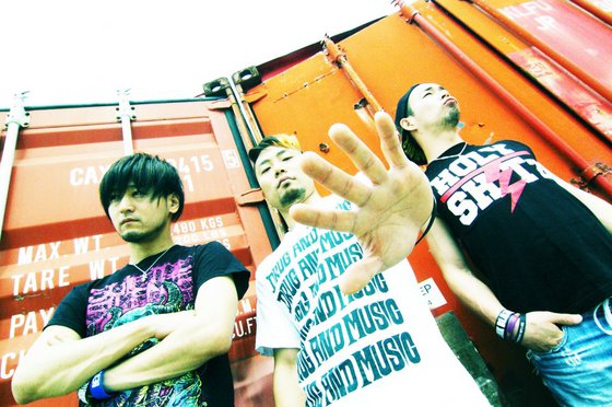 SECRET 7 LINE、8/17の“PUNKAFOOLIC! BAYSIDE CRASH 2013”にて新曲「Good bye dear days」のPV撮影を敢行！それに伴い、音源を期間限定公開！