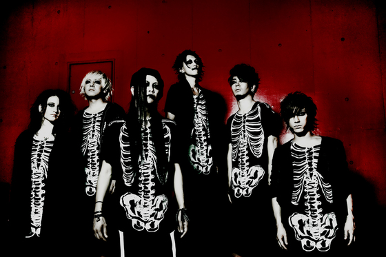MUCC、新メンバー2名が加入し6人編成となり始動。本日、“新生MUCC”活動初日の模様を収めた映像がテレビ東京系“ロック兄弟”にてオンエア！