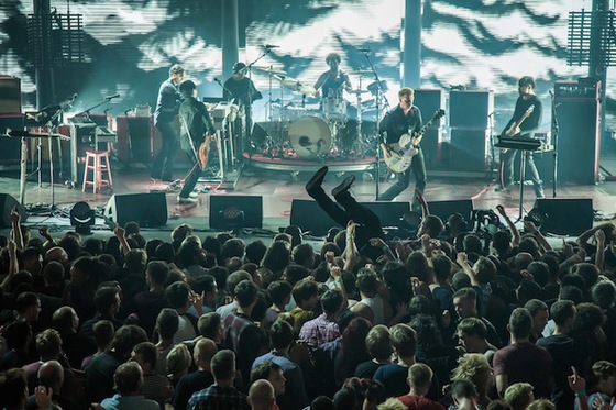 QUEENS OF THE STONE AGE、iTunes Festivalでのライヴ映像を期間限定で無料視聴スタート！