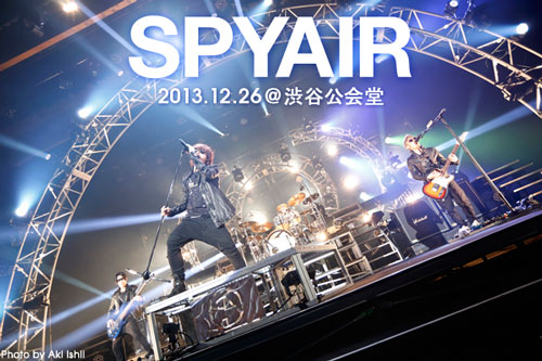 SPYAIRのライヴ・レポートを公開！全ヶ所即完売した初の全国ホール・ツアー、追加公演1日目となる渋谷公会堂公演をレポート！ 