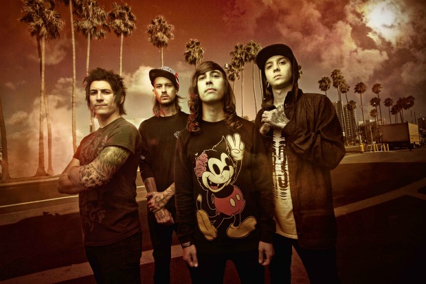 PIERCE THE VEIL、ニュー・アルバム『Collide With The Sky』より新曲「King For A Day」のリリック・ビデオを公開！