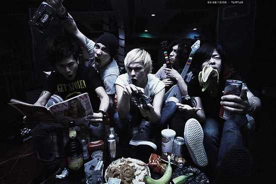 coldrain、7/4リリースのニュー・ミニ・アルバム『Through