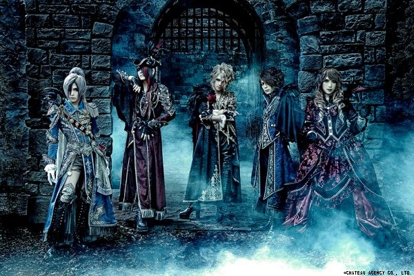 Versailles、来年2/14に開催する初の日本武道館公演の来場者にプレゼントするニュー・アルバムのタイトルが『Lineage ～薔薇の末裔～』に決定！ 新ヴィジュアルも公開！