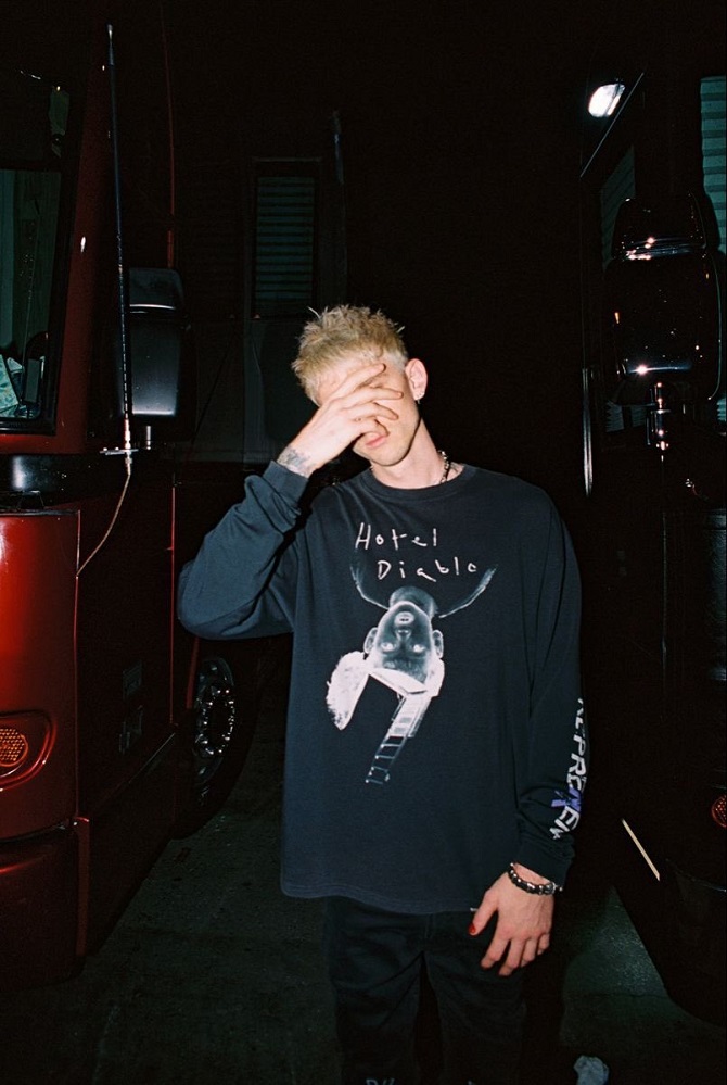 MACHINE GUN KELLY、ニュー・アルバム『Hotel Diablo: floor 13 edition』より「I Think I'm Okay (With YUNGBLUD) (Sad Version)」MVを7/6  2時にプレミア公開！