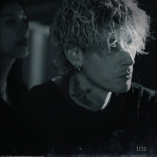 MACHINE GUN KELLY、フィーチャリングにJulia Wolf迎えGOO GOO DOLLS「Iris」をカバー！MV公開！