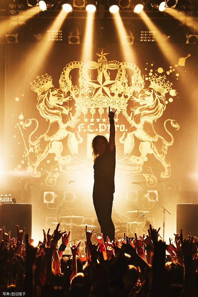 J、年末恒例イベント"放火魔大暴年会"＆来年1発目のライヴ"NEW YEAR'S LIVE"開催発表！