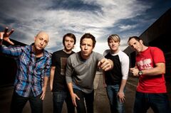 SIMPLE PLAN、日本での映像も多数収録の「The Rest Of Us」のMV公開！