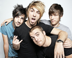 【PUNKSPRING2012来日間近！】ALL TIME LOW、スタジオにて作業中！？