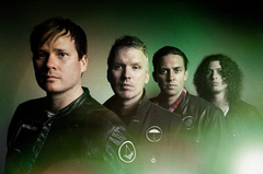 ANGELS AND AIRWAVES、「Surrender」のライヴ映像を公開！