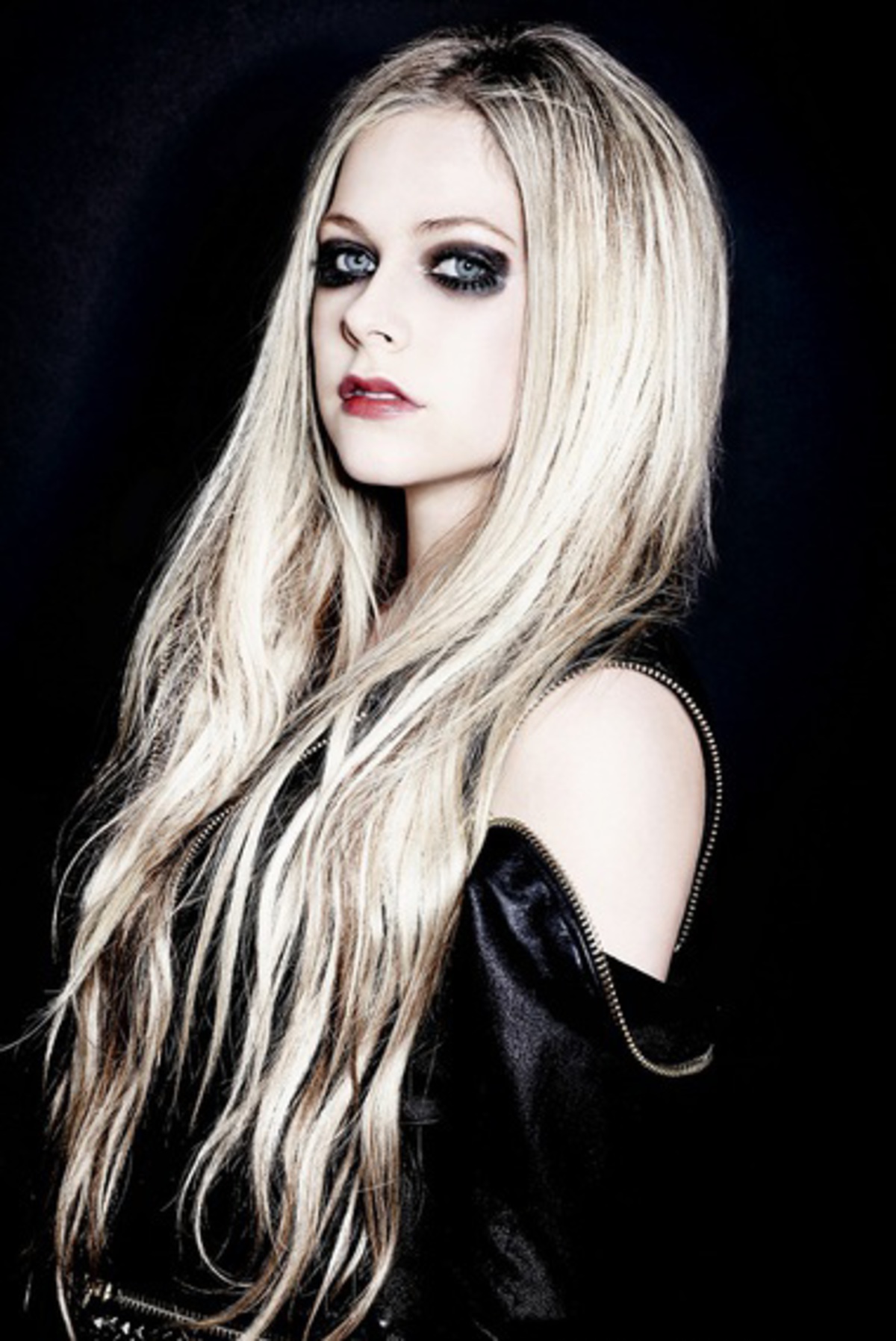 Avril Lavigne 本日リリースしたニュー アルバム Avril Lavigne の記念パーティで熱唱 11月にプロモーション来日も決定 激ロック ニュース