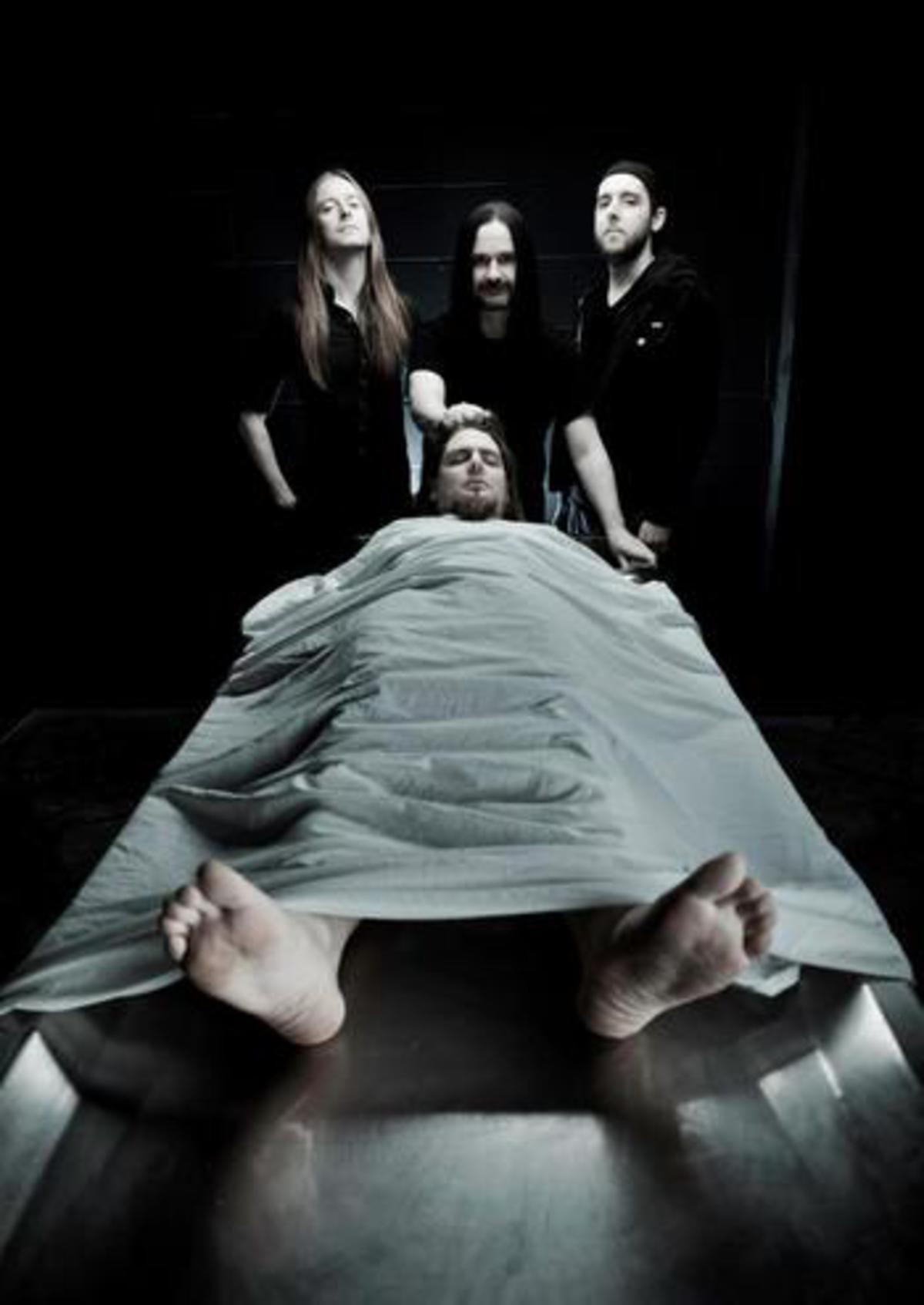 CARCASS、ニュー・アルバム『Surgical Steel』より、新曲「Captive Bolt Pistol」のフル音源を公開！ 激