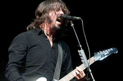 Dave Grohl、“FOO FIGHTERSの次のアルバムのリリースの時には凄いビッグ・プランを考えているんだ。”ニュー・アルバムに向け始動間近か！？