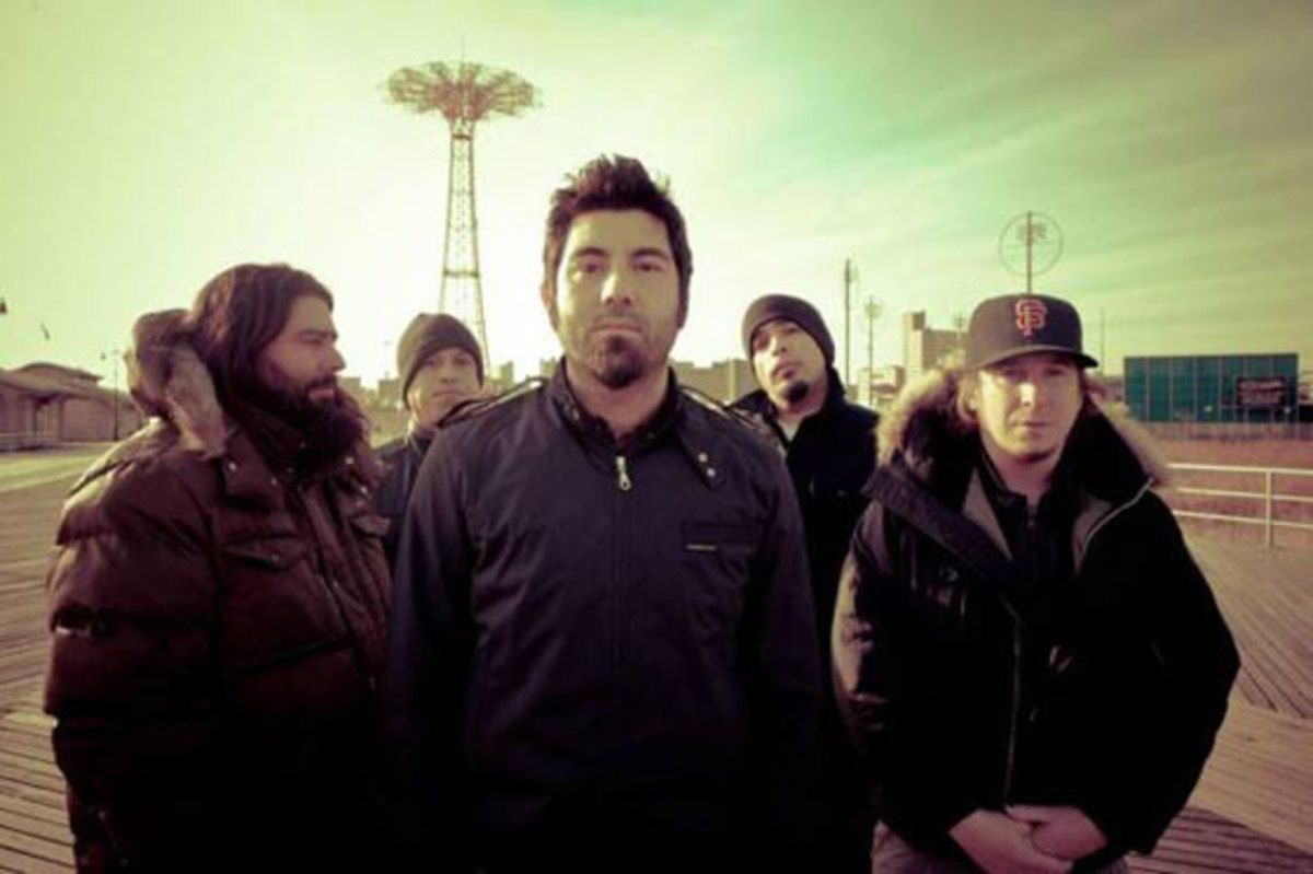 DEFTONES、11月リリースのニュー・アルバム『Koi No Yokan』の