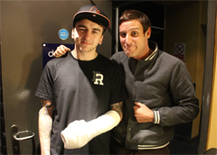 BRING ME THE HORIZONのドラマーMatt Nicholls、PARKWAY DRIVE、ARCHITECTSとフットサル中に腕を骨折。