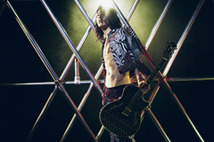 MIYAVI、本格的世界デビュー！アルバム『MIYAVI』日本先行リリース決定！さらに、秋の国内ツアーも発表！