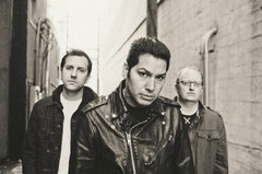 MXPXが7/6リリースのニュー・アルバム『Acoustic Collection』より「Let It Happen」を公開！「Secret Weapon」を含む、過去の名曲をアコースティックでセルフ・カバー！