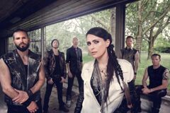 WITHIN TEMPTATION、1/22にリリースする豪華ゲストを迎えたスタジオ・アルバム『HYDRA』の第1弾メイキング映像公開！