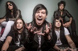 ESCAPE THE FATE、「Picture Perfect」のアコースティック・パフォーマンス映像公開！