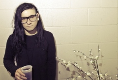 EDM界のモンスターSKRILLEX、3/19に待望の1stアルバム『Recess』を緊急リリース決定！