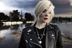 Brody Dalle（ex.THE DISTILLERS）、6/4に国内盤リリースのソロ・デビュー・アルバム『Diploid Love』の全曲試聴がスタート！