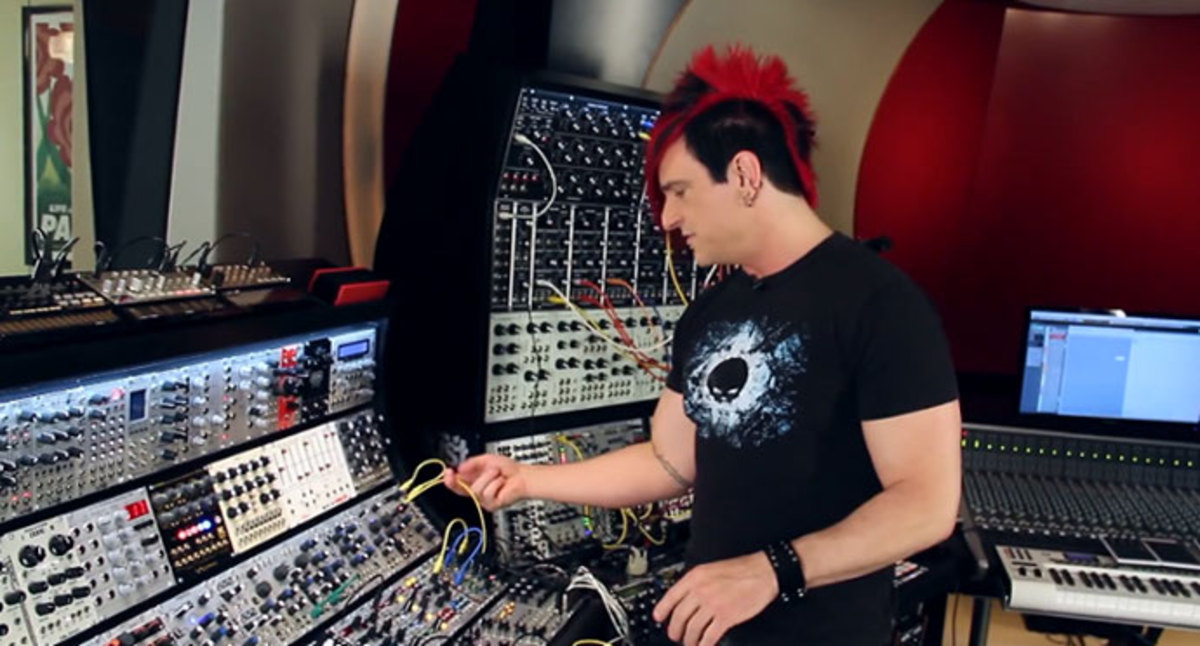 エンド・オブ・アン・エンパイア Celldweller End of an Empire - YouTube