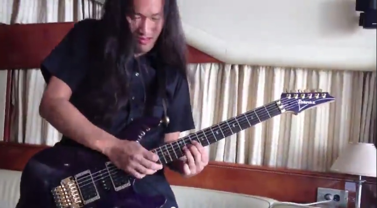 Dragonforceのギタリストherman Li Five Finger Death Punchのzoltan Bathoryが所有する船にてレコーディングした映像を公開 激ロック ニュース