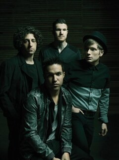 FALL OUT BOY、ニュー･シングル「Centuries」の詳細を"YouTubeの映像上"にて公開！