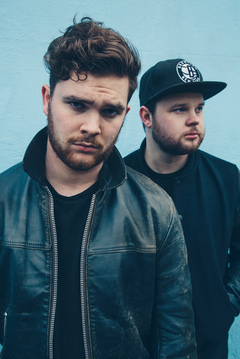 ROYAL BLOOD、デビュー・アルバム『Royal Blood』より「Figure It Out」と「Out Of The Black」のライヴ映像を公開！