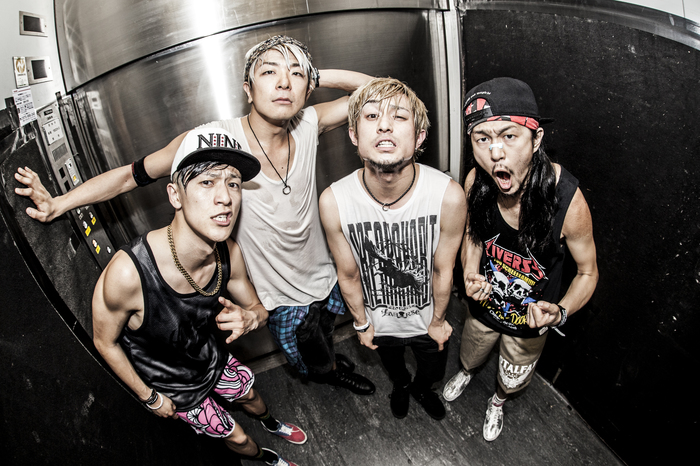 TOTALFAT、新春恒例自主企画"PUNISHER'S NIGHT 2015"の第2弾アーティストとしてFear, and Loathing in Las Vegas、UVERworld、ROTTENGRAFFTYの出演決定！