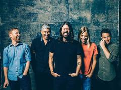 FOO FIGHTERS、ニューヨーク公演より「The Pretender」のパフォーマンス映像公開！