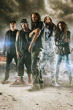 "Ozzfest Japan 2015"で11月に来日するKORN、デビュー20周年記念ツアーに向けて、1stアルバム収録曲「Faget」のライヴ映像公開！