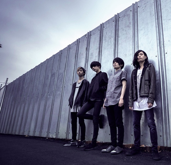 ABANDON ALL SHIPS、FAIL EMOTIONSらを擁する"GO WITH ME RECORDS" が、日本のプログレ・メタルコア・バンド abstractsと契約！