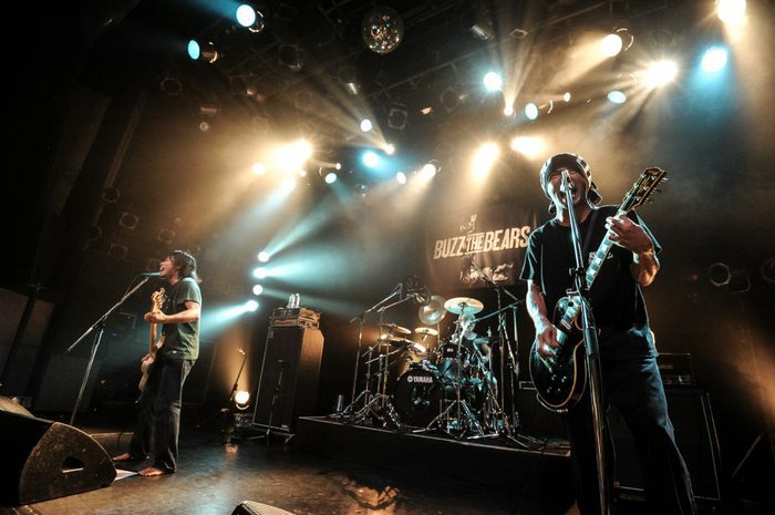BUZZ THE BEARS、9月に7thミニ・アルバム『Q』リリース決定！10月よりリリース・ツアー"Q TOUR 2015-2016"の開催も発表！
