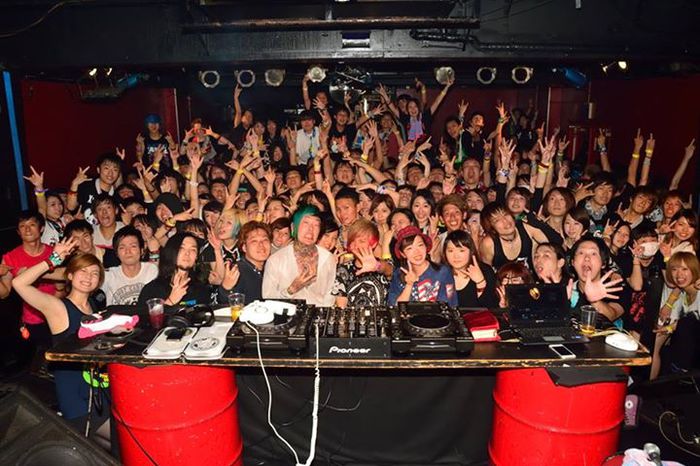 500人以上のロック・ファンを動員しソールド・アウトした5/30大阪激ロックDJパーティー＠心斎橋CLUB DROPのイベント・レポートをアップ！