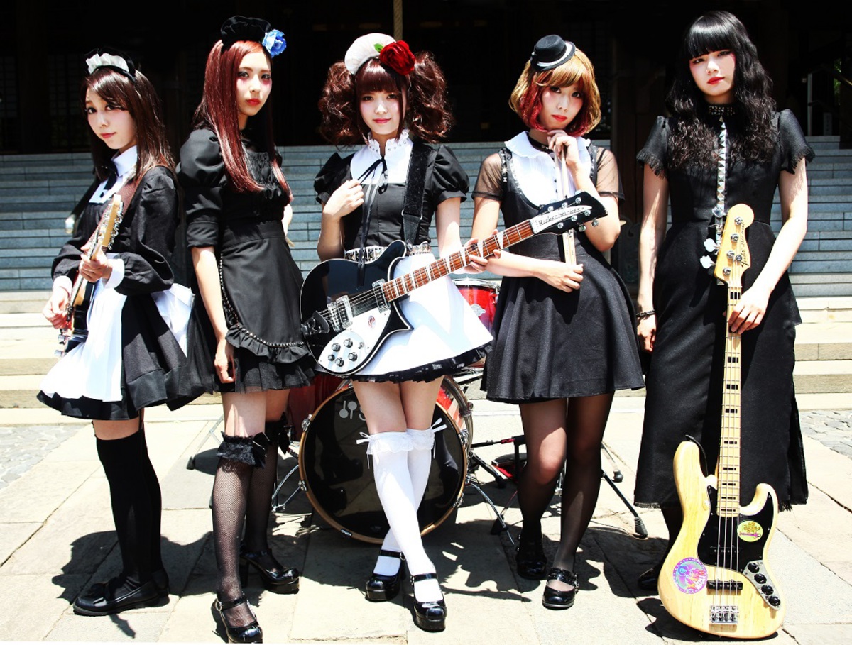 メイド姿でハードロックを奏でるガールズ ロック バンド Band Maid 新曲 Real Existence のmv 新ビジュアル公開 オフィシャル サイトもオープン 激ロック ニュース