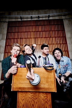 "5秒でハマる"新世代ポップ・パンク 5 SECONDS OF SUMMER、10/23にニュー・アルバム『Sounds Good Feels Good』リリース決定！日本で行う新曲「She's Kinda Hot」のMVの子供エキストラも募集