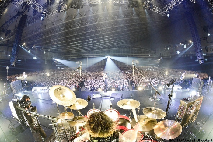 ONE OK ROCK、幕張メッセ公演で披露した新曲「The Way Back -Japanese Ver.-」を10/2より配信リリース決定！