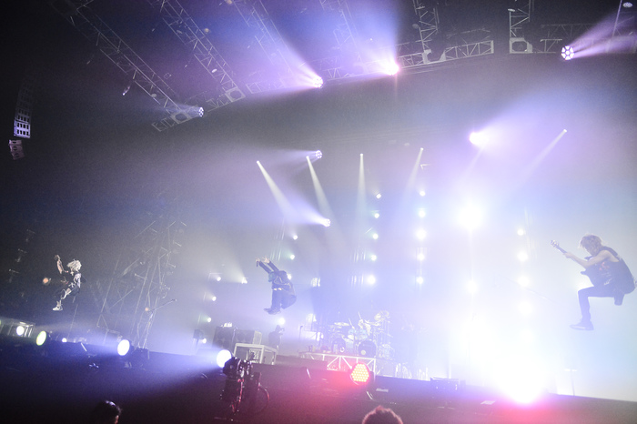 ONE OK ROCK、7/12にさいたまスーパーアリーナで開催した全国アリーナ・ツアーのファイナル公演の模様を9/27（日）21時よりWOWOWで独占放送決定！ライヴ写真も到着！