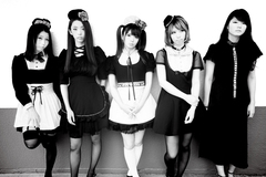 メイド姿でハードロックを奏でるガールズ・ロック・バンド BAND-MAID®、11/4リリースの2ndミニ・アルバム『New Beginning』の最新ヴィジュアル公開！