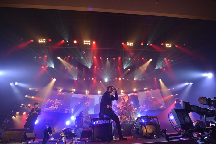 lynch.、初のホール・ライヴを収録したDVD『HALL TOUR'15「THE DECADE OF GREED」-05.08 SHIBUYA KOKAIDO-』を来年1/13にリリース決定！