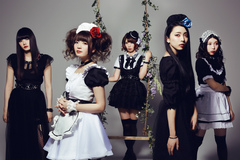 メイド姿のハード・ロック・バンド BAND-MAID、5/18にニュー・ミニ・アルバム『Brand New MAID』リリース决定！最新アーティスト写真も公開！