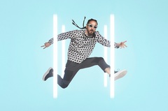 Steve Aoki、配信アルバム『Neon Future Odyssey』を日本限定でCD化＆3/2にリリース決定！中田ヤスタカによるリミックスも収録！