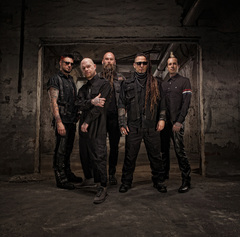 FIVE FINGER DEATH PUNCH、USの名門レーベル"Rise Records"との契約を発表！