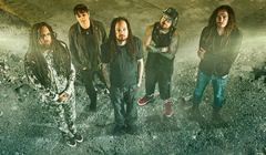 KORN、今年4月にメキシコで開催されたライヴのドキュメンタリー映像を公開！