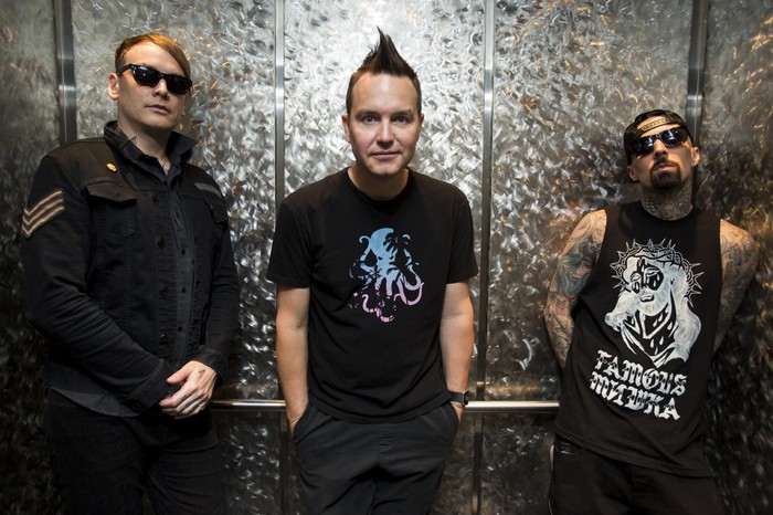 BLINK-182、米TV番組で披露した「Bored To Death」、「What's My Age Again?」のパフォーマンス映像公開！