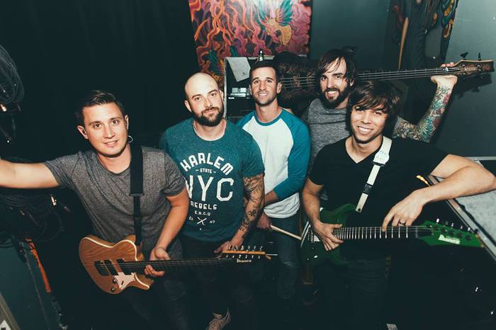 AUGUST BURNS RED、最新アルバム『Found In Far Away Places』より「Majoring In The Minors」のライヴMV公開！