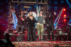 MÖTLEY CRÜE、10/10にラスト・ライヴの模様を収めたドキュメンタリー映画"MOTLEY CRUE: THE END"のアンコール上映が決定！