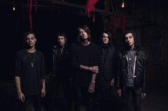 ロサンゼルス発のメタルコア・バンド BAD OMENS、デビュー・アルバム『Bad Omens』より「The Worst In Me」、「The Fountain」のライヴ映像公開！