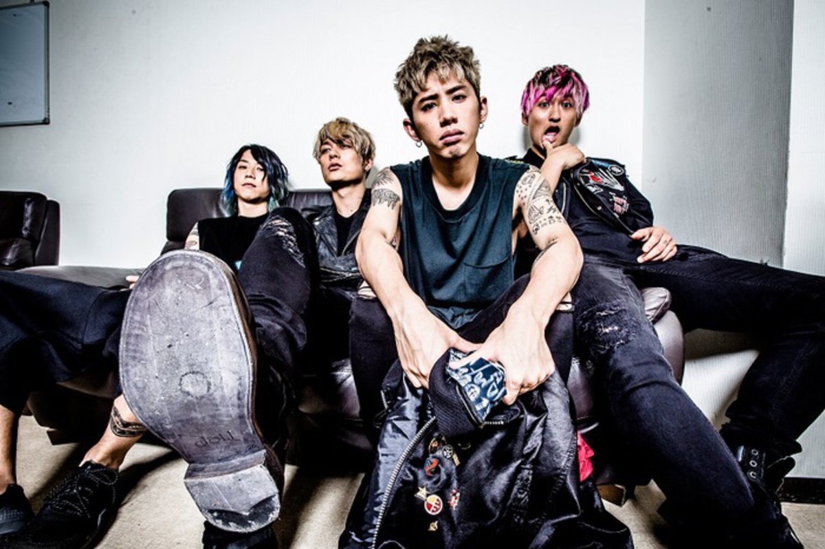 ONE OK ROCK、全国アリーナ・ツアーのスペシャル・ゲストにFALL OUT